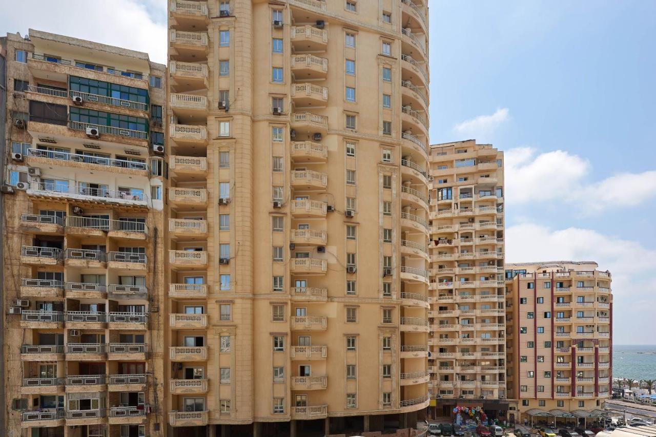 Sheraton Montazah Hotel Alexandria Exterior photo Residential buildings in the city