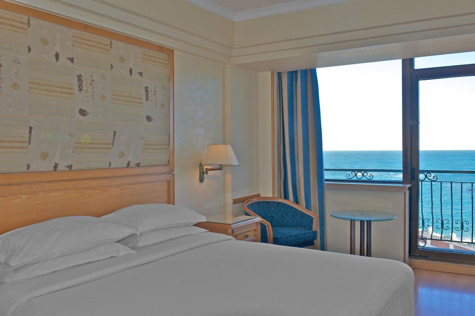 Sheraton Montazah Hotel Alexandria Exterior photo A room at the hotel