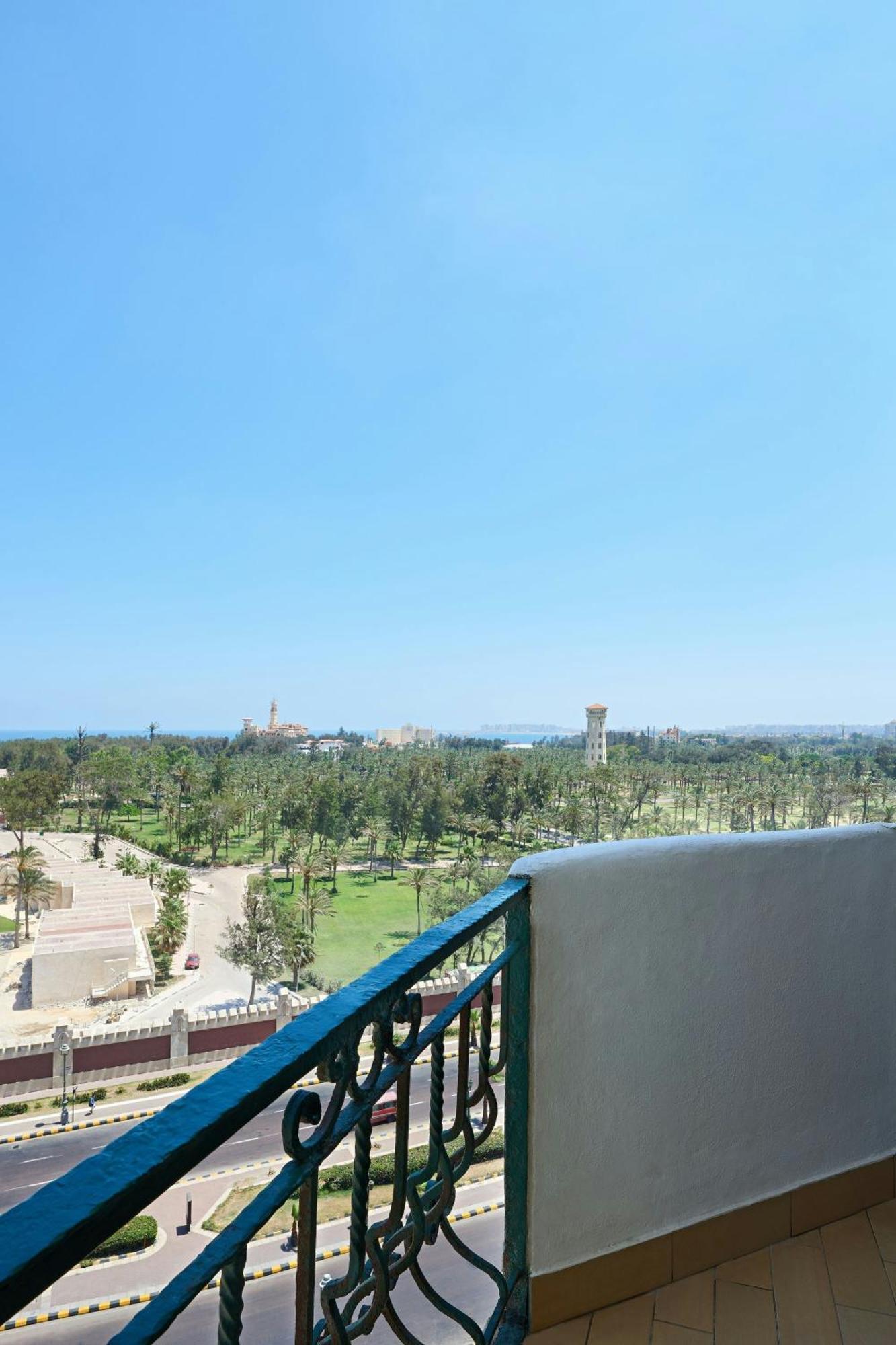 Sheraton Montazah Hotel Alexandria Exterior photo View of the park from the hotel
